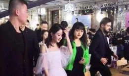 吃娱乐瓜观众,揭秘明星们的甜蜜与苦涩