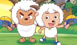 羊羊与外婆娱乐吃瓜,共享温馨家庭时光